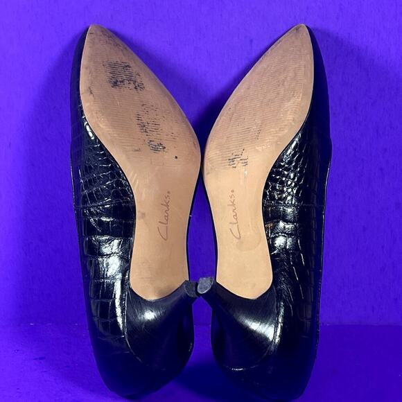 Clarks Women's Black Leather Croc Embossed Pointed Toe Kitten Heel Pump Size 6 - Picture 8 of 9
